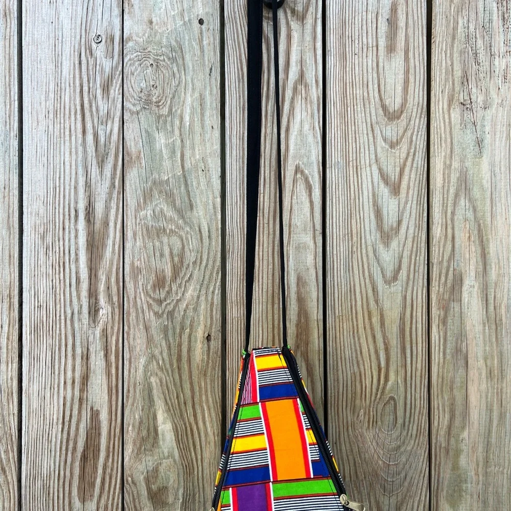 Unique African print purse with zipper closure🐘 - Picture 2 of 8